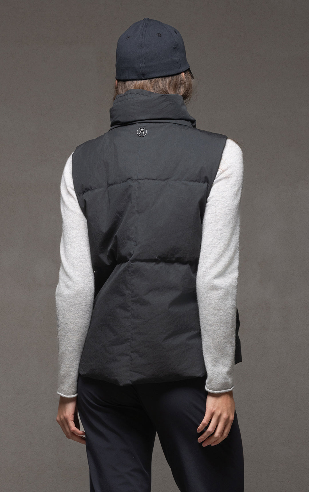 HIGH COLLAR DOWN VEST