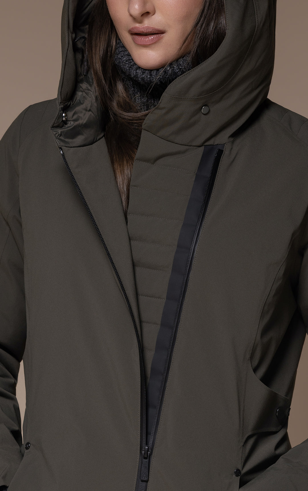 HOODED DOWN PARKA