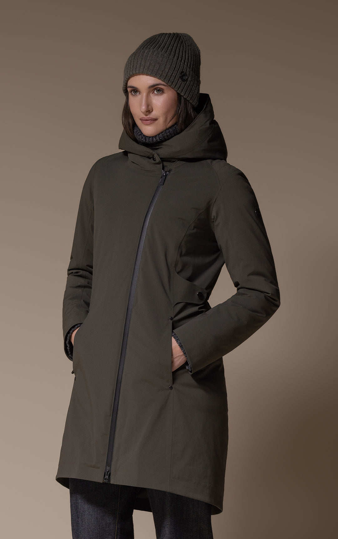 HOODED DOWN PARKA