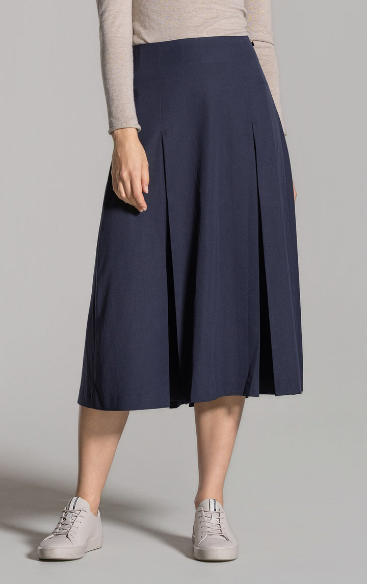 PERFORMANCE TWILL BOX PLEAT SKIRT