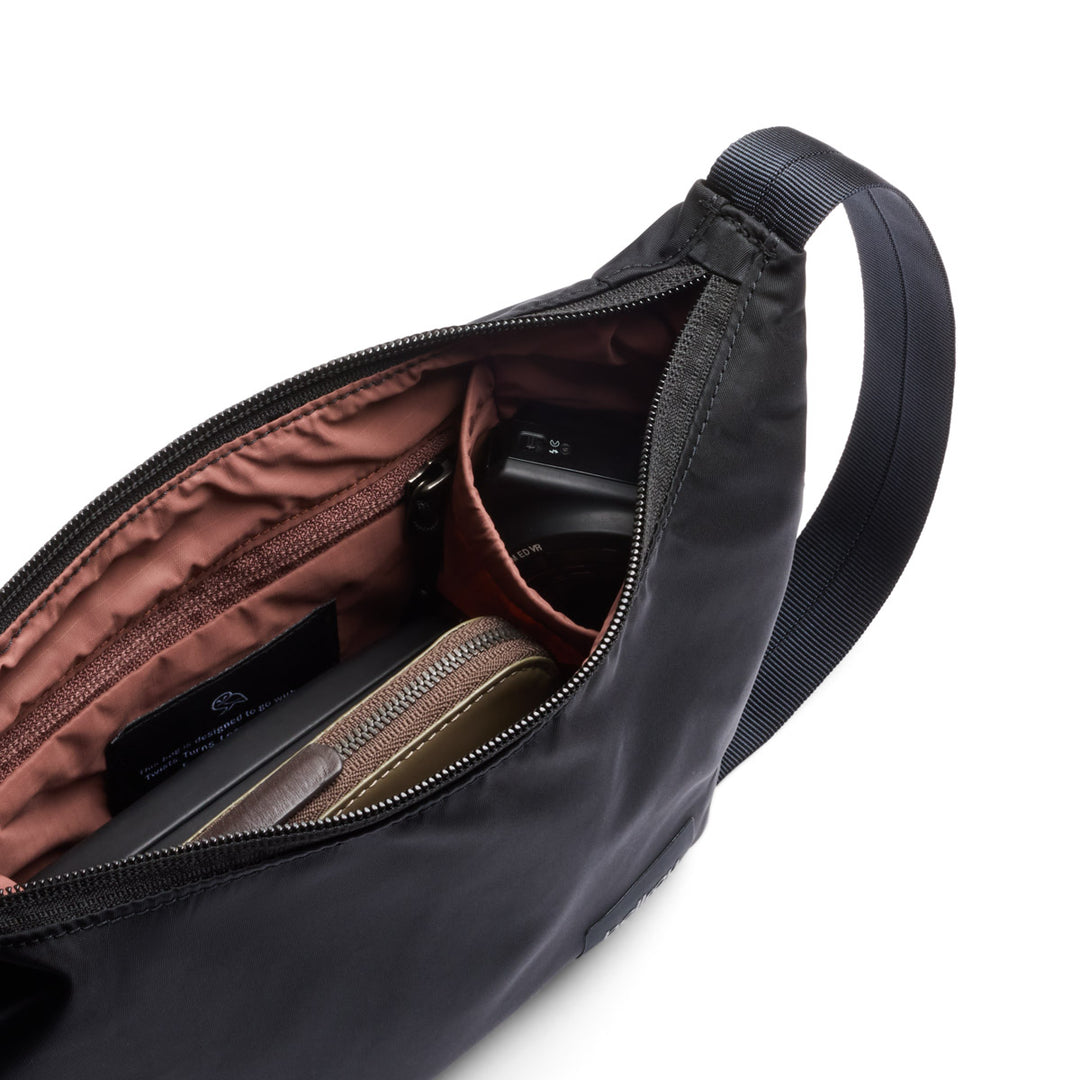 BELLROY - LANEWAY CRESCENT BAG 2.5L