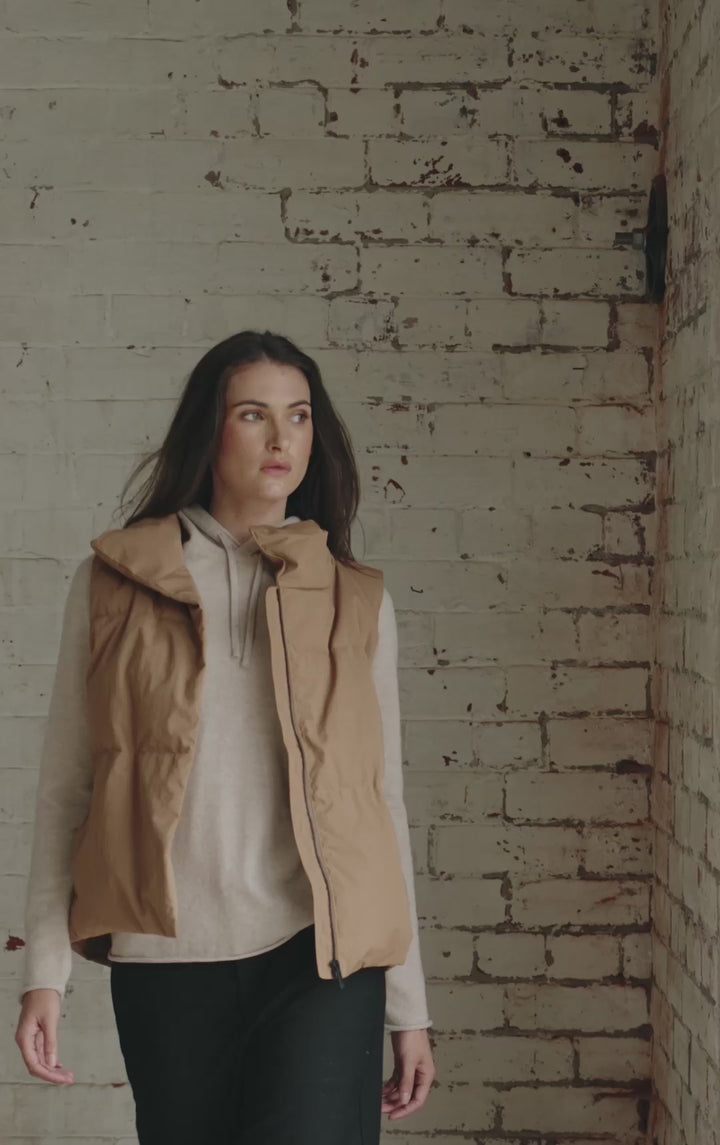 HIGH COLLAR DOWN VEST